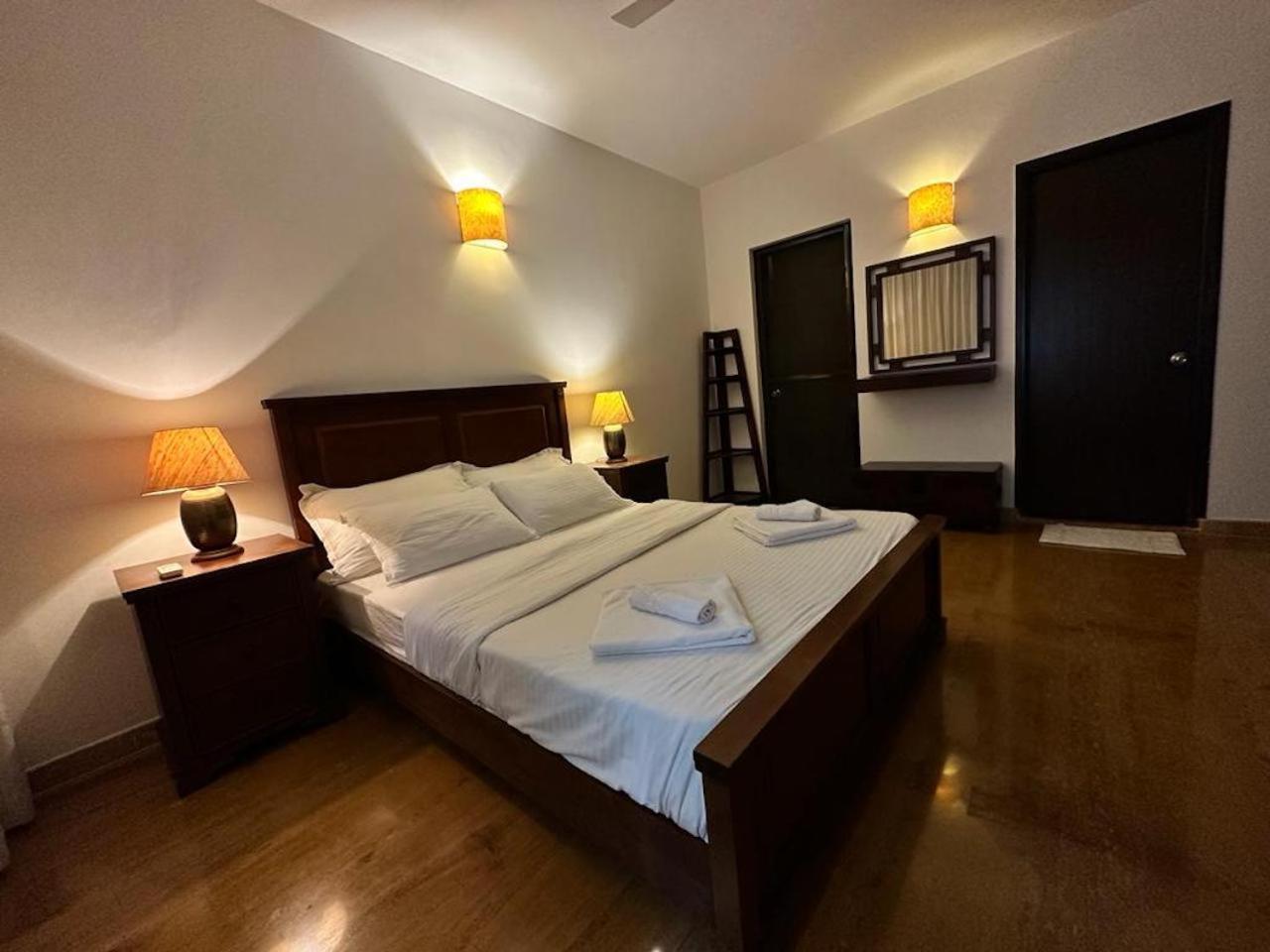 Villa M - Jia 4 Candolim Goa 3Bhk, Pool Facing, Near Beach, Free Breakfast, Free Wifi And Prime Location Aguada Dış mekan fotoğraf